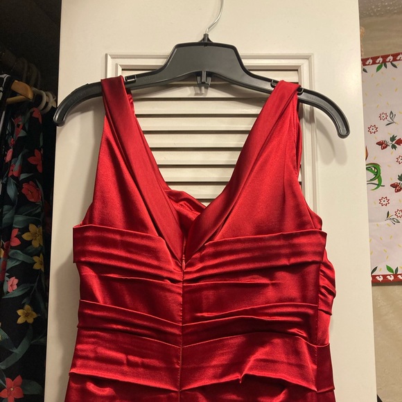 Le Chateau Red Silk Dress - Picture 6 of 8